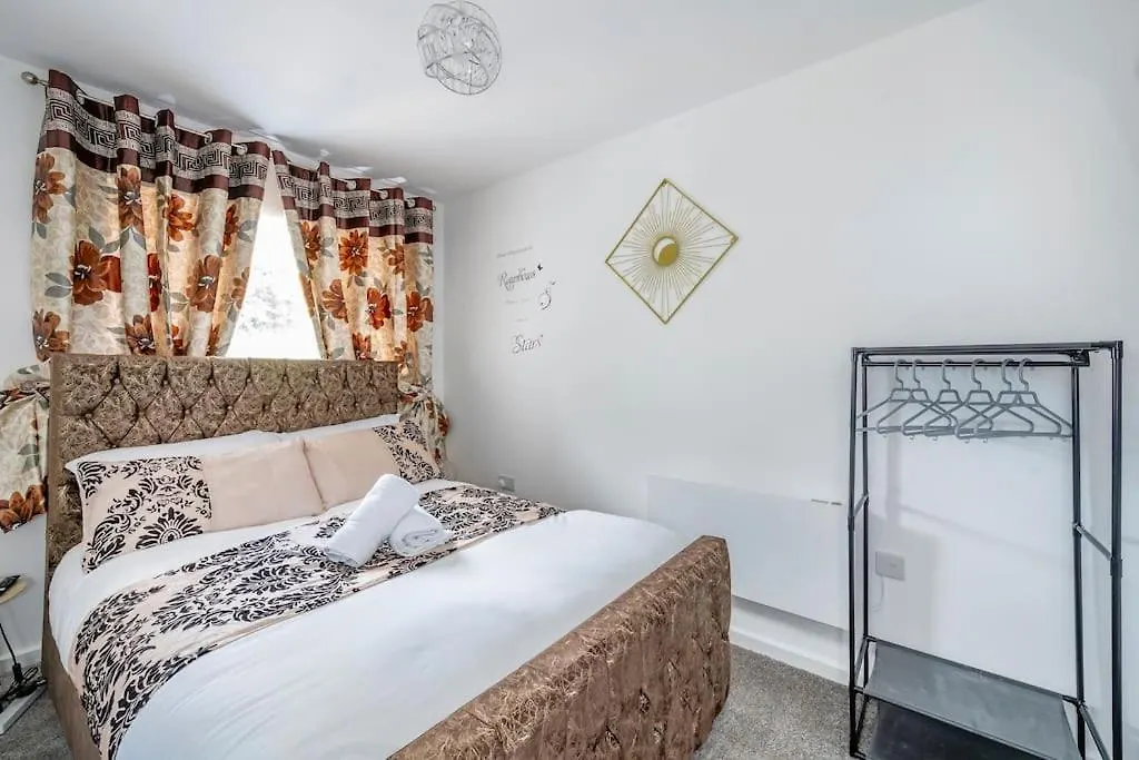 Lejlighed *F1Br* For Your Most Relaxed & Cosy Stay + Free Parking + Free Fast Wifi Batley