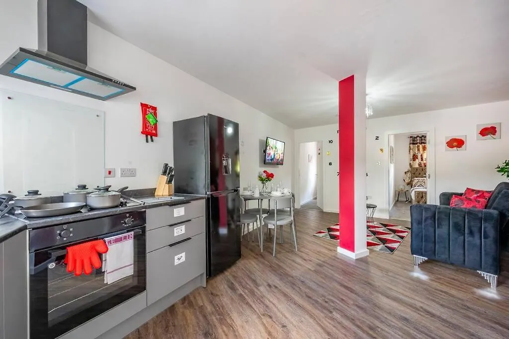 *F1Br* For Your Most Relaxed & Cosy Stay + Free Parking + Free Fast Wifi Batley 0*,