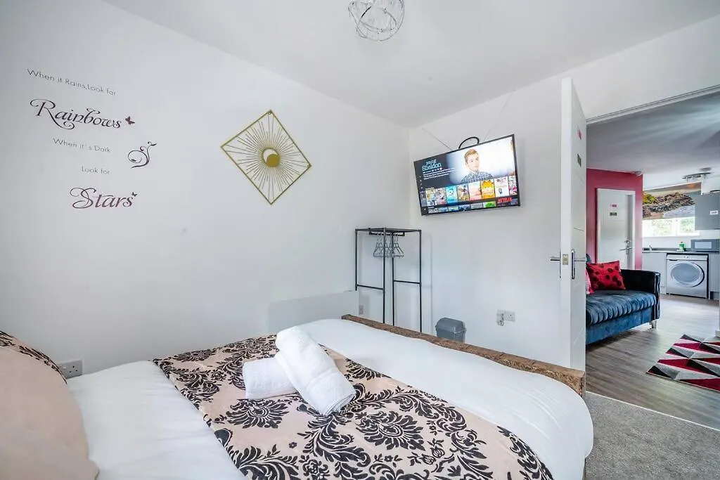 Lejlighed *F1Br* For Your Most Relaxed & Cosy Stay + Free Parking + Free Fast Wifi Batley